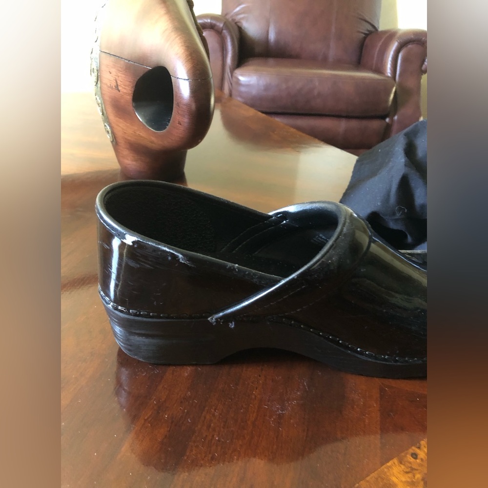 Black patent Dansko